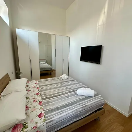 Ermes Anacreonte Apartament Mediolan